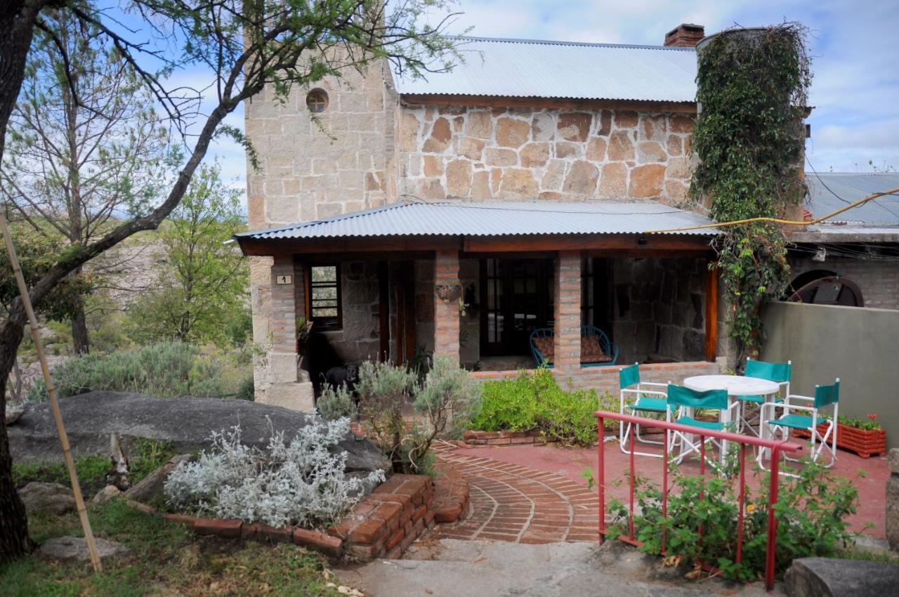 La Toma Complejo De Montana - Cabanas Y Habitaciones En Hosteria Мина-Клаверо Экстерьер фото