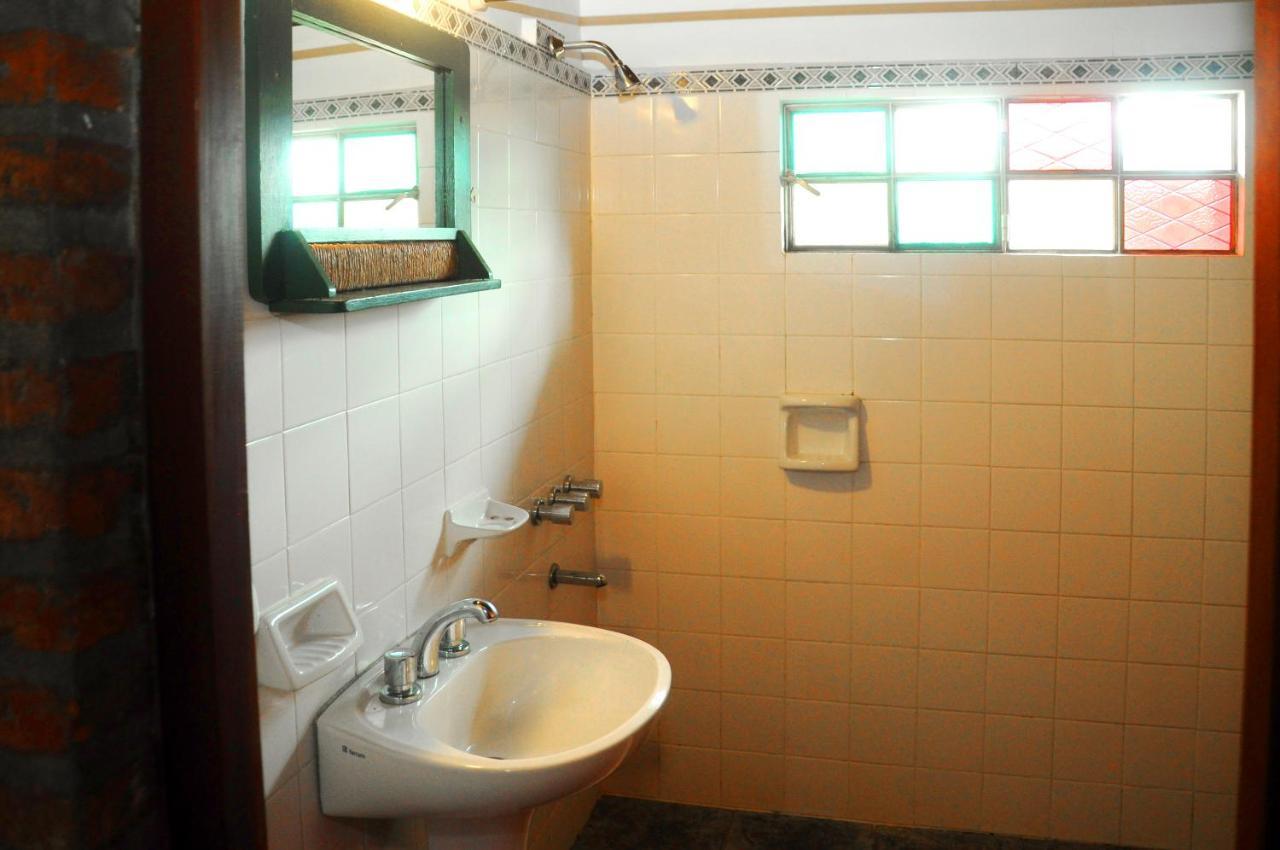 La Toma Complejo De Montana - Cabanas Y Habitaciones En Hosteria Мина-Клаверо Экстерьер фото