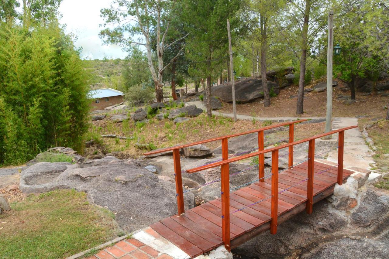 La Toma Complejo De Montana - Cabanas Y Habitaciones En Hosteria Мина-Клаверо Экстерьер фото